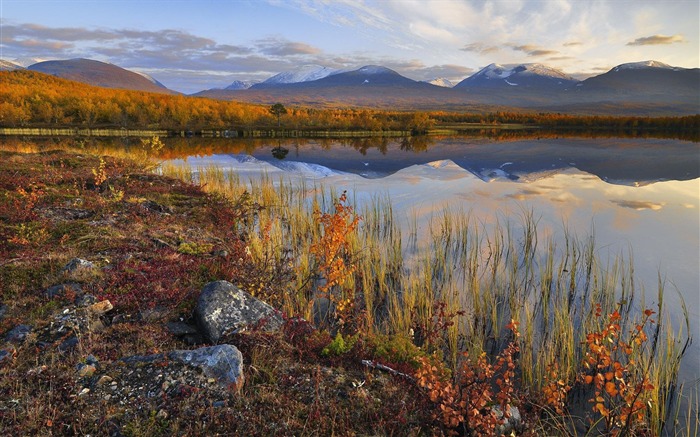 Sweden seasons natural beauty HD Wallpaper 11 Views:9798 Date:2013/9/23 23:32:55