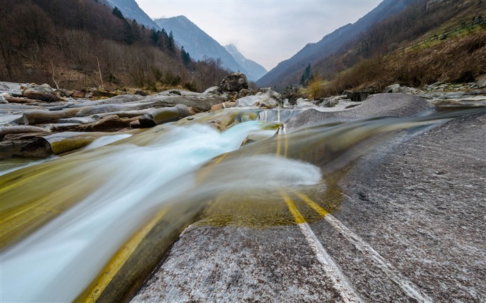 Fondo de pantalla de paisaje europeo de Verzasca Vistas:7110