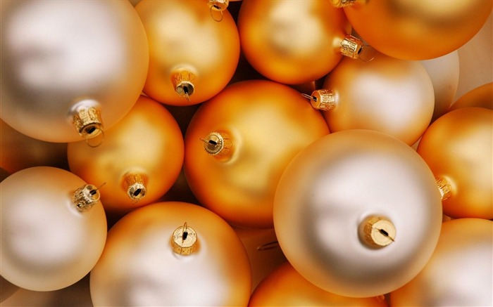 decorations balloons gold many-Christmas Holiday Wallpaper Views:7992 Date:2013/10/27 9:14:45