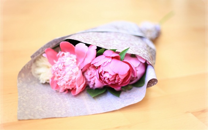 peonies flowers bouquet-plants desktop wallpaper Views:6714 Date:2013/11/17 6:18:48