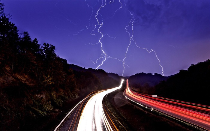 stormy night road-Night sky HD wallpaper Views:11751 Date:2013/11/23 22:26:46