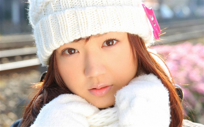 asian hat mittens face-Photo HD Wallpaper Views:8537 Date:2013/12/20 21:42:10