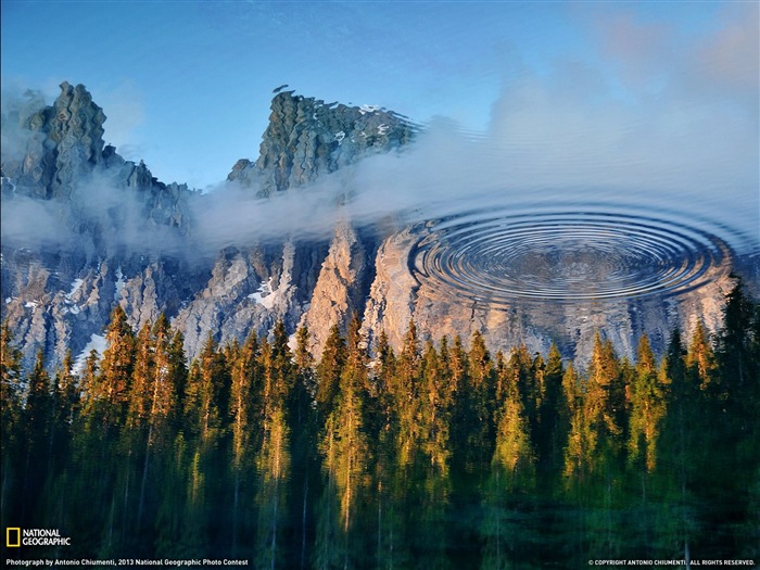 Lake Carezza Italy-2013 National Geographic Wallpaper Views:8467 Date:2014/2/3 10:18:31