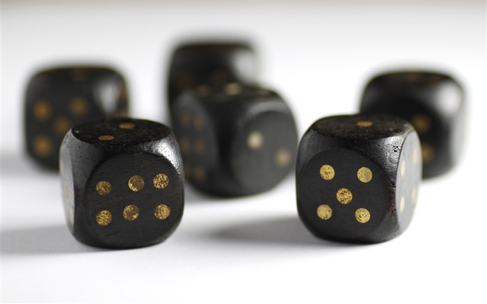 dice game black yellow points-Macro HD Wallpaper Views:9215 Date:2014/2/2 7:57:22