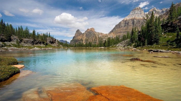 montanhas lago pratos árvores-Foto HD papel de parede Visualizações:9194