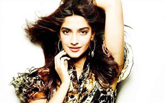 Sonam Kapoor-girls photo Wallpaper Views:11989 Date:2014/3/11 18:40:02