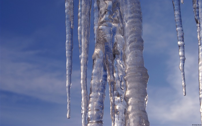 Ice hanging-Windows Photo Wallpaper Views:8005 Date:2014/4/23 8:05:37