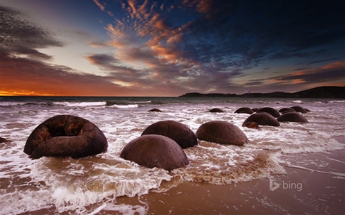 Tidal Rocks-Bing wallpaper Views:11626 Date:2014/4/2 10:18:47