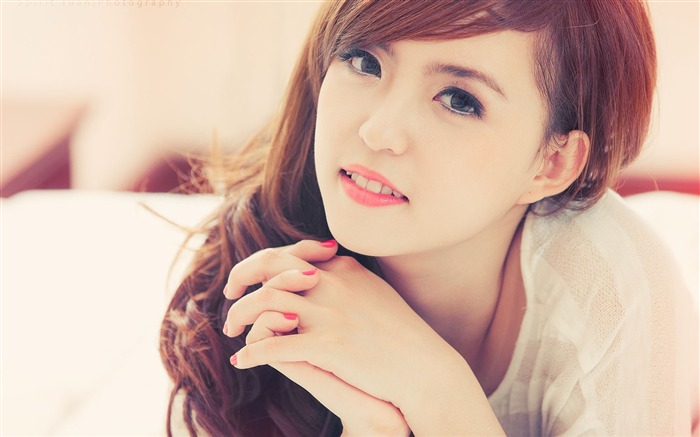 asian face hands girl-photo HD wallpaper Views:10374 Date:2014/4/12 21:35:57