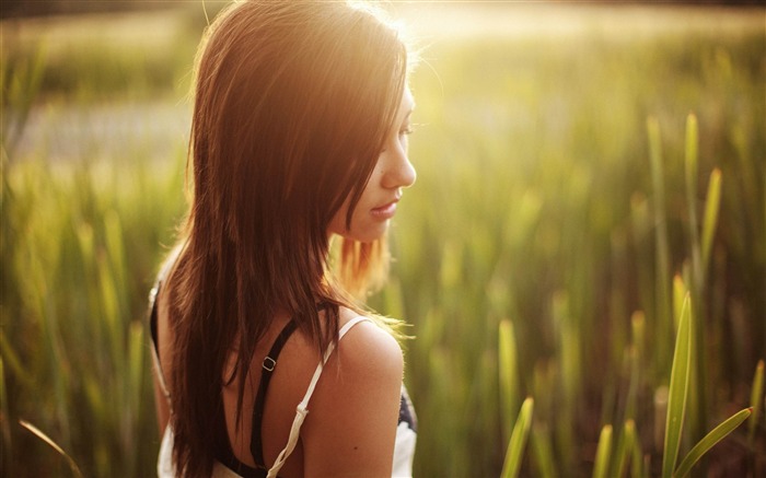 girl field light-写真桌面壁纸 浏览:9473