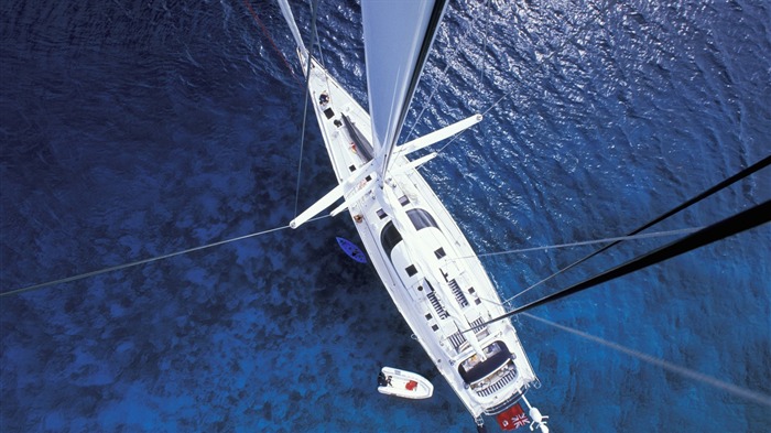 yacht from above-Photography Desktop Wallpapers Views:7764 Date:2014/4/15 8:44:55