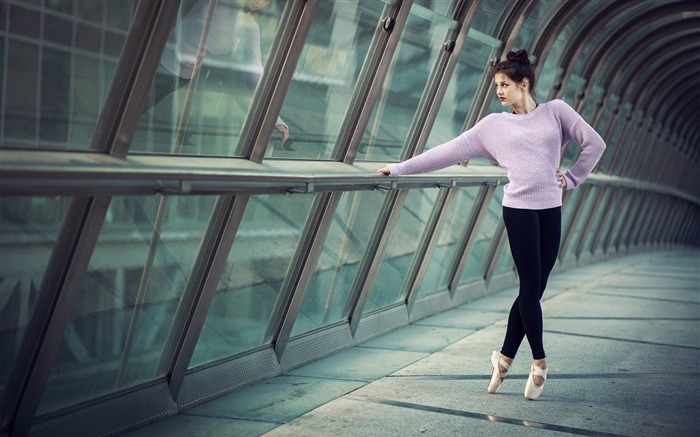 hermosa chica bailarina dance-photo fondo de pantalla panorámica Vistas:9020