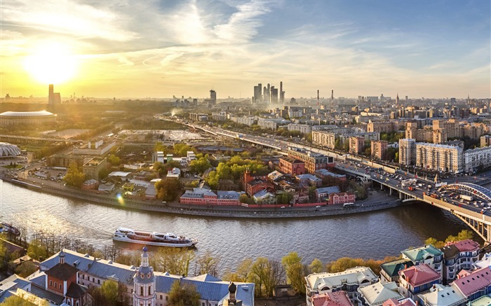 Downtown Moscow Russia-Windows Theme Wallpaper Views:13195 Date:2014/8/11 7:28:55