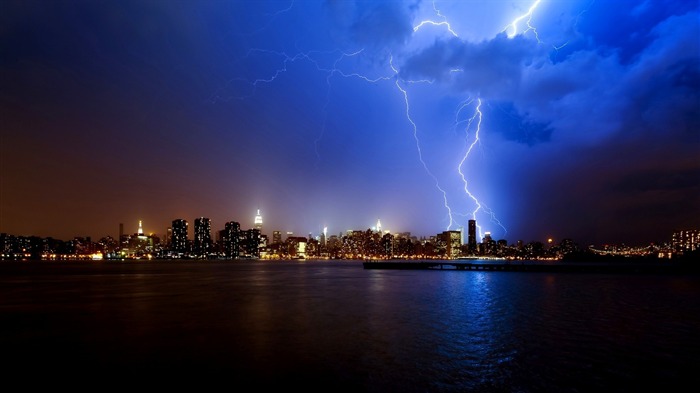 Storm Picture-Cities HD Wallpapers Views:9401 Date:2014/8/31 2:13:57