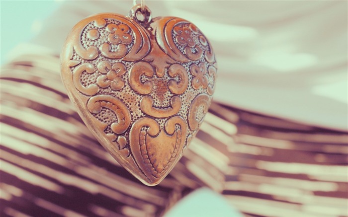 love pendant-High quality wallpaper Views:7219 Date:2014/8/31 2:44:15