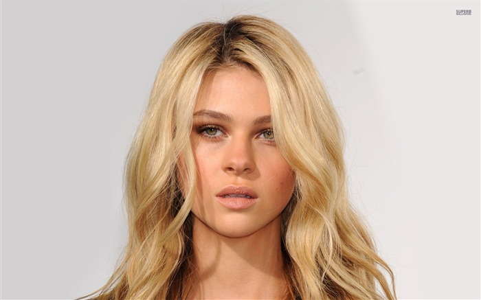 nicola Peltz-Beau fond d'écran Vues:9020