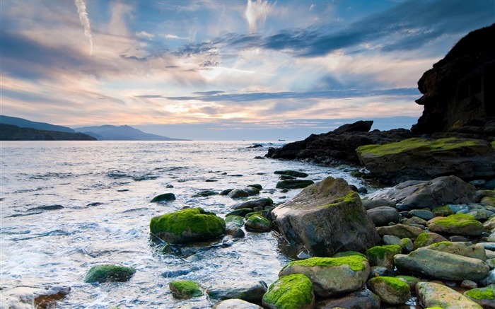 Beach Stones At Sunset-HD Desktop Wallpaper Views:8611 Date:2014/11/2 2:17:08