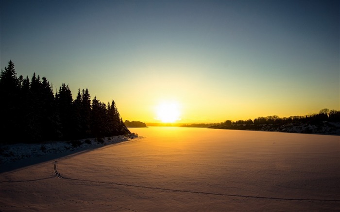 Winter Sunset-HD Desktop Wallpaper Views:7605 Date:2014/11/2 2:37:07