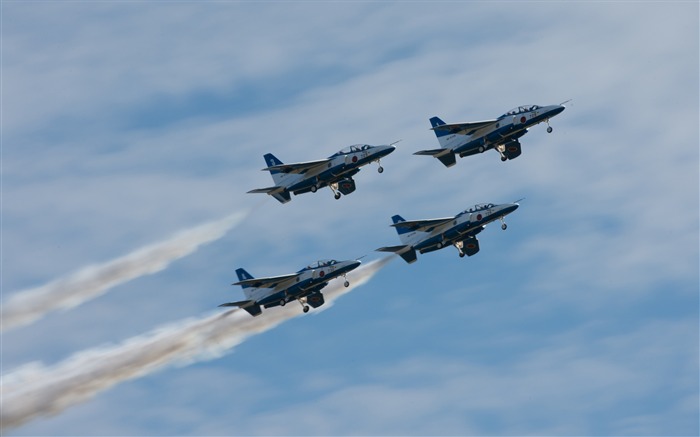 blue impulse-military HD Wallpaper Views:13420 Date:2014/11/18 7:12:36