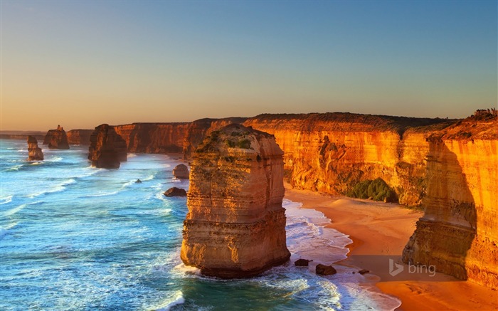 Canyon Rocks Beach-Bing theme wallpaper Views:7595 Date:2014/12/7 0:51:57