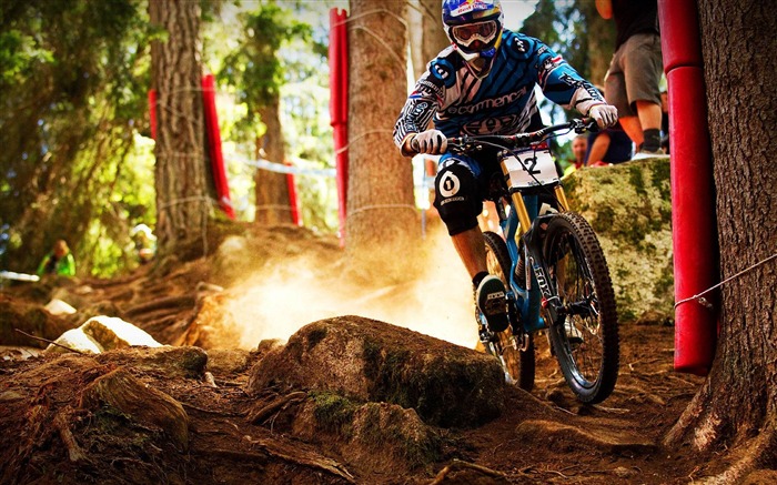 Extreme mountain biking Sports HD Wallpaper 01 Views:10466 Date:2014/12/13 8:56:21