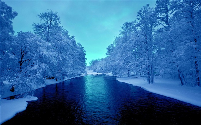 cold blue winter river-Nature wallpaper Views:20220 Date:2014/12/12 23:18:38