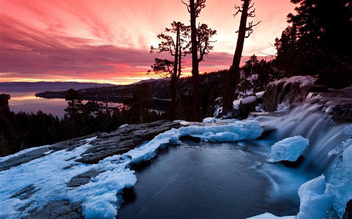 emerald bay california-Nature wallpaper Views:9004 Date:2014/12/12 23:22:50