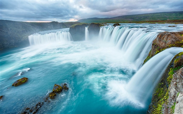 big waterfalls clouds-HD Widescreen Wallpaper Views:12431 Date:2015/1/10 19:33:20