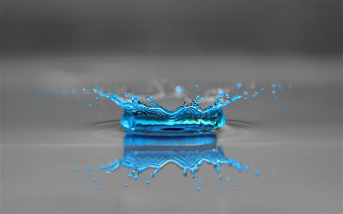 blue drop of water-High Quality HD Wallpaper Views:10140 Date:2015/2/25 1:49:42