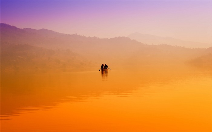 boat lake mist hills-High Quality HD Wallpaper Views:7968 Date:2015/2/25 1:50:31