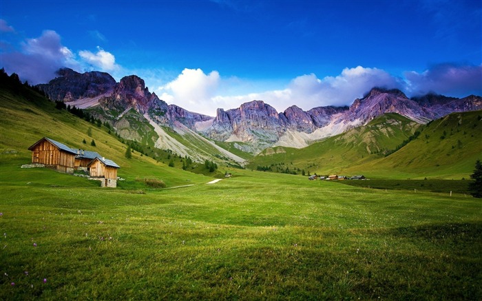 Beautiful Mountain House-HD Scenery Wallpaper Views:20736 Date:2015/3/21 21:55:57