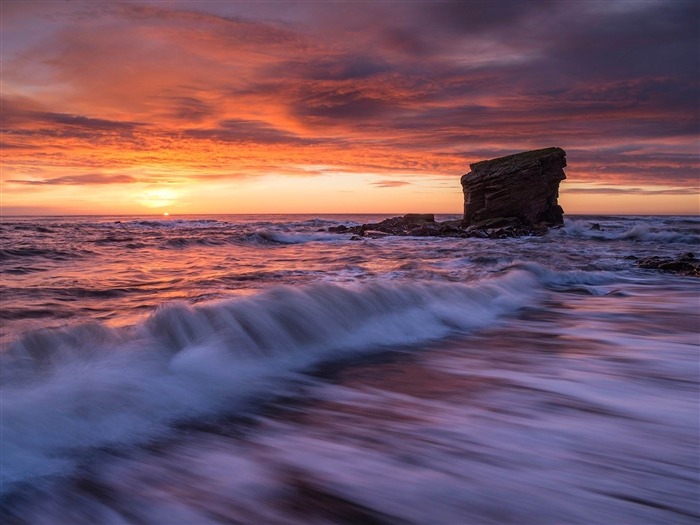 vagues éclaboussant le pilier de pierre-Photo HD Fond d'écran Vues:7433