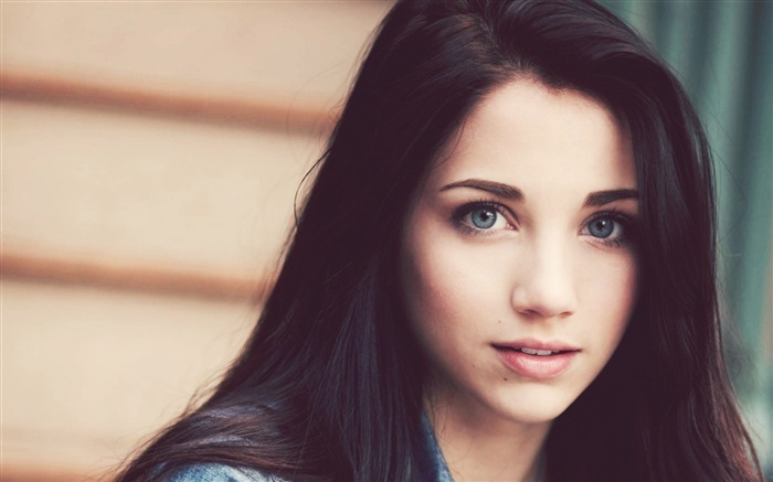 Emily Rudd Brunette-Photo HD Fond d'écran Vues:11537