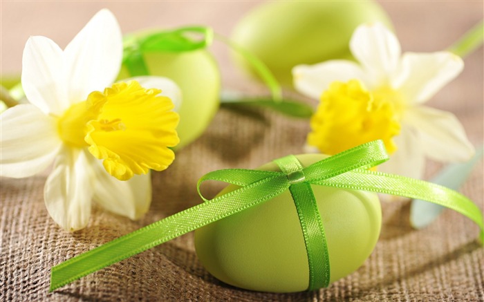 daffodils and easter eggs-High Quality HD Wallpaper Views:8233 Date:2015/4/4 22:28:36