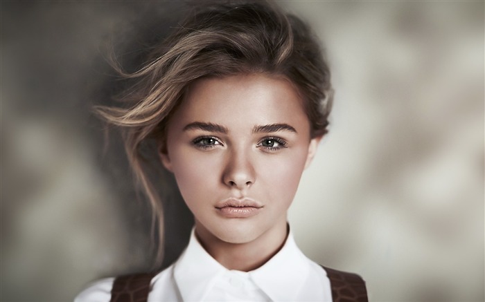 Chloë Moretz close up-Photo HD Fond d'écran Vues:9302