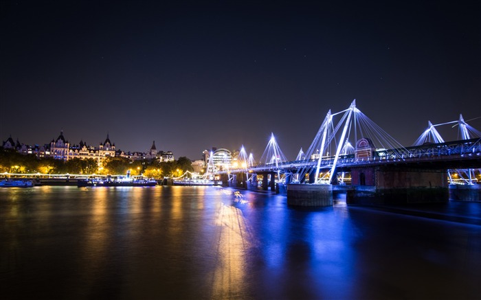 london night photography-Scenery HD Wallpaper Views:8662 Date:2015/5/25 9:02:14