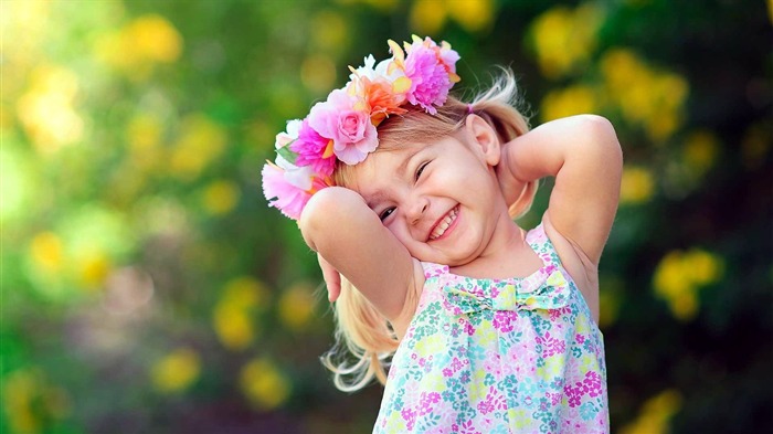 jolie fille avec des fleurs-photo fond d'écran Vues:7373