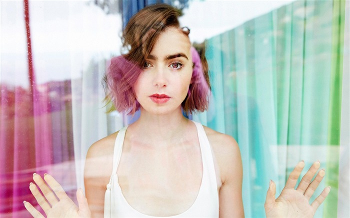 Lily Collins-Photo Desktop Wallpaper Views:8472 Date:2015/9/4 9:54:00