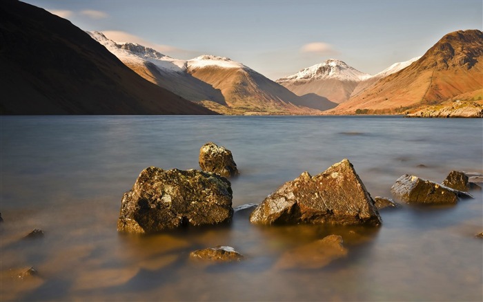 Mountains rocky lake-Photography Wallpaper Views:7279 Date:2015/9/25 10:19:02