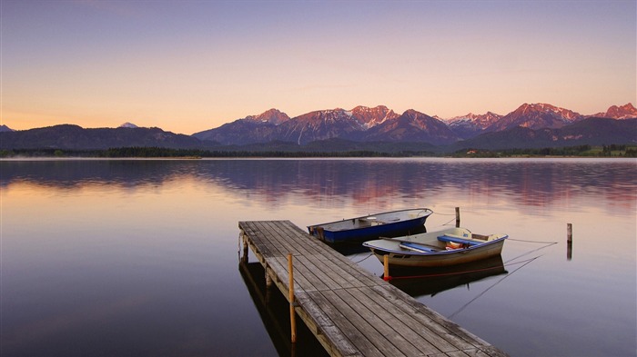 bateaux d'amarrage lac montagnes-Photographie HD fond d'écran Vues:7819