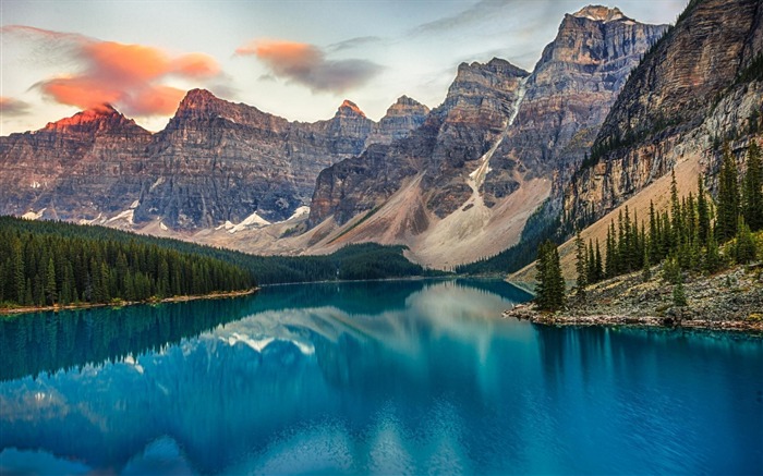 peaks at moraine lake-Photography Wallpaper Views:7615 Date:2015/9/25 10:23:40