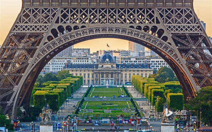 Torre Eiffel em Paris França-Novembro de 2015 Bing Wallpaper Visualizações:16181