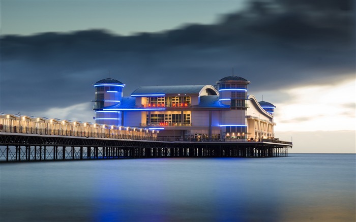 Grand pier-Scenery HD Wallpaper Views:8490 Date:2015/11/18 7:27:07