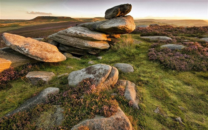 Rocks heather grass sky-Travel HD Wallpaper Views:8662 Date:2015/11/9 5:48:07