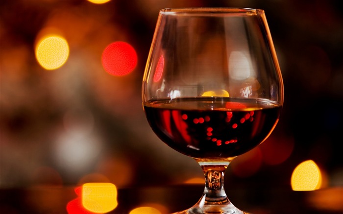 Cognac glass alcohol bokeh-HD Desktop Wallpaper Views:10036 Date:2015/12/5 20:34:04