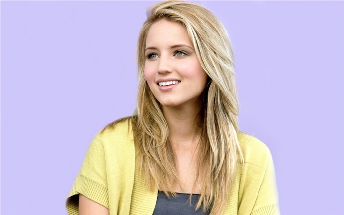 Dianna Agron sonríe actriz-Foto fondo de pantalla HD Vistas:9926