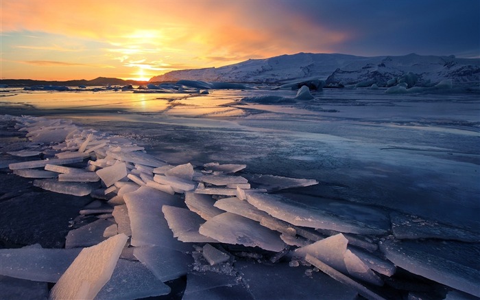 Ice glacier sunsets-Nature theme wallpaper Views:8027 Date:2015/12/6 2:26:31