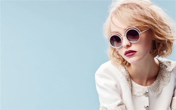 Lily Rose Depp 2016-Belle photo haute qualité Fond d'écran Vues:10101