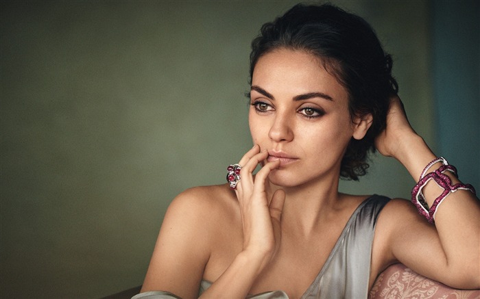 Mila Kunis 2016-Belle photo haute qualité Fond d'écran Vues:7181