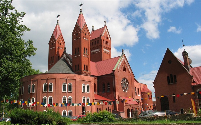 Minsk church car summer-Architectural HD Wallpapers Visualizações:7490